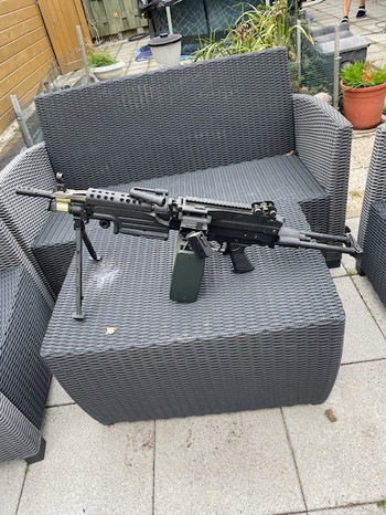 Bild 2 für M249 PARA Airsoft machiene gun
