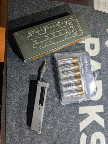 Afbeelding 2 van Hi Capa HPA shotgun shell adapter incl shells