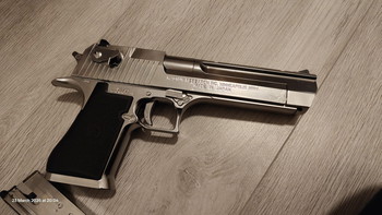 Afbeelding 2 van Tokyo Marui Desert Eagle chome 50AE met extra magazijn