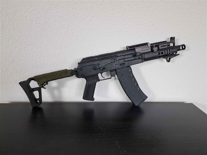 Afbeelding 1 van AK74U Carbine AT-AK06E + 3x MIDCAP & 1x Battery
