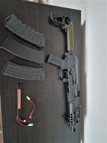 Afbeelding 3 van AK74U Carbine AT-AK06E + 3x MIDCAP & 1x Battery