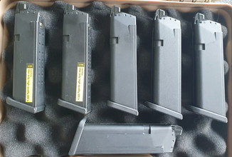 Bild für 6 originele  glock mags ,