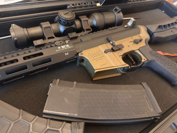 Bild 3 für GROSSES KONVULT - Gewehr AVALON + Zielfernrohr + Pistole + Koffer - NP 1.500 EUR