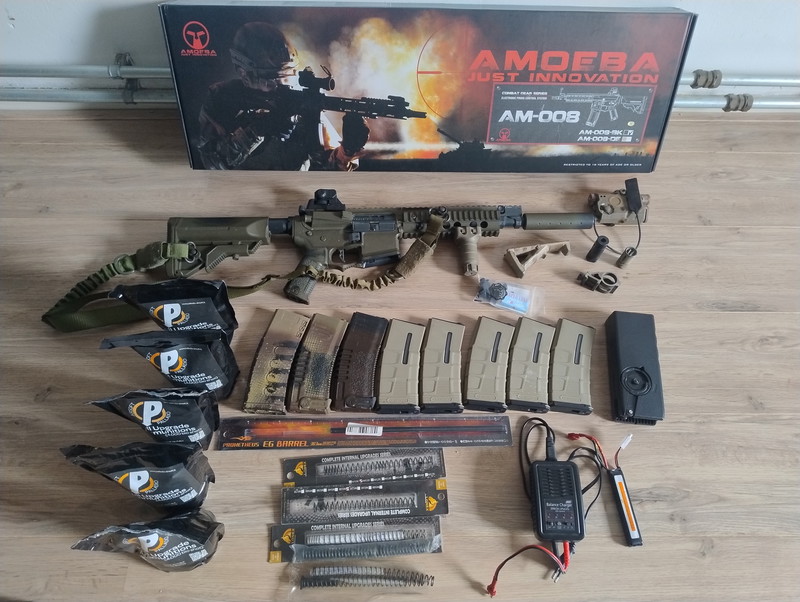 Afbeelding 1 van Ares Amoeba AM-008 M4 met div. accessoires