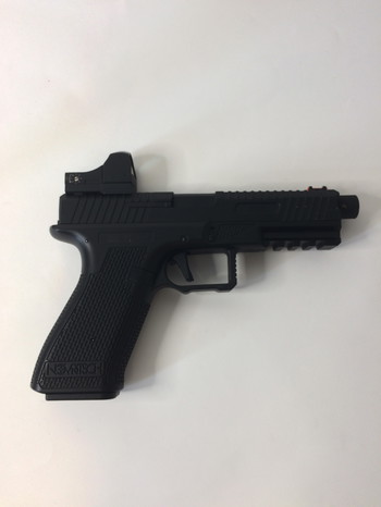 Afbeelding 2 van Norvtitsch Airsoft SSE-18 Pistol + Red dot + BBs