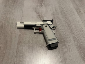 Image for Hi-Capa 5.1 D.O.R. White met red dot en 2 magazijnen