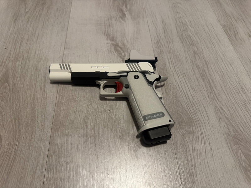 Image 1 pour Hi-Capa 5.1 D.O.R. White met red dot en 2 magazijnen