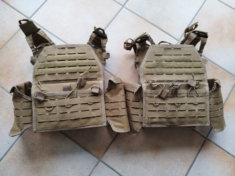 Image 1 for 2 identieke plate carriers