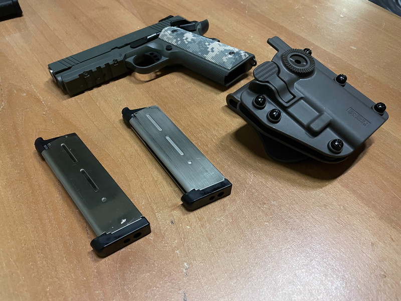 Image 1 for Tokyo Marui hand gun 2 mag