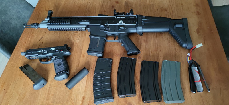 Afbeelding 1 van Cybergun Scar-L en FNX-45