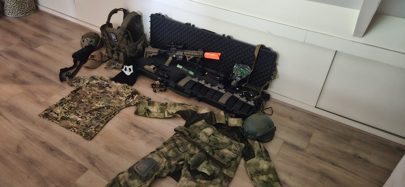 Image 1 for Beginners set specna arms