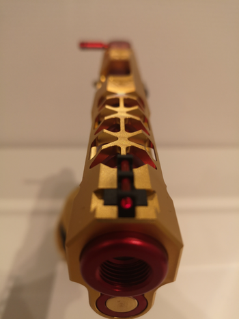 Afbeelding 4 van Hi capa custom gold red