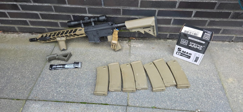 Afbeelding 1 van Specna Arms EDGE SA-E13 Airsoft Karabijn + accessoires