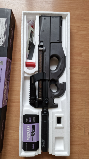 Afbeelding 2 van P90TR Silencer Tokyo Marui + accu