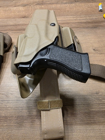 Imagen 2 de Safariland drop leg Glock 17/22 Holster met 2 mag pouches