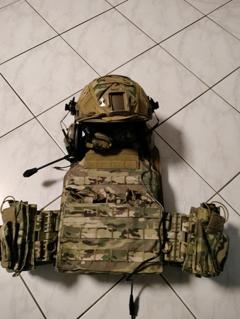 Image 5 for Nieuwe helm met plate carrier