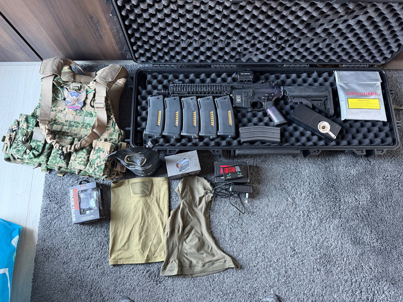 Afbeelding 1 van Specna Arms airsoft replica  compleet pakket