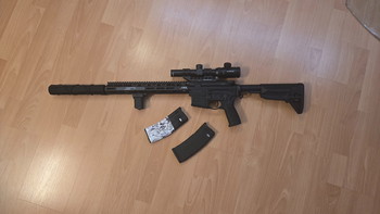 Afbeelding 2 van VFC BCM MCMR 14,5 Zoll GBBR + Optik + Schalldämpfer + 2 Magazine + Griff