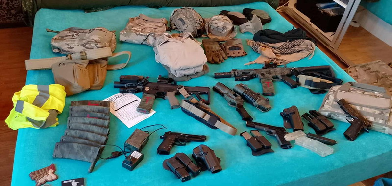 Bild 1 für Volledige collectie/lot airsoftmateriaal