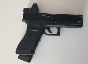 Image pour Umarex Glock 17 Gen 4 Metal Version GBB   met RMR
