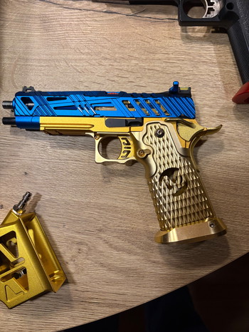 Bild 2 für Hi Capas ook aparte items