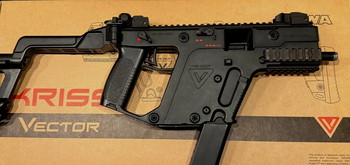 Bild 2 für KWA        ZEER ZELDZAME     KRISS VECTOR MET 5 MAGS  IN PERFECTE STAAT