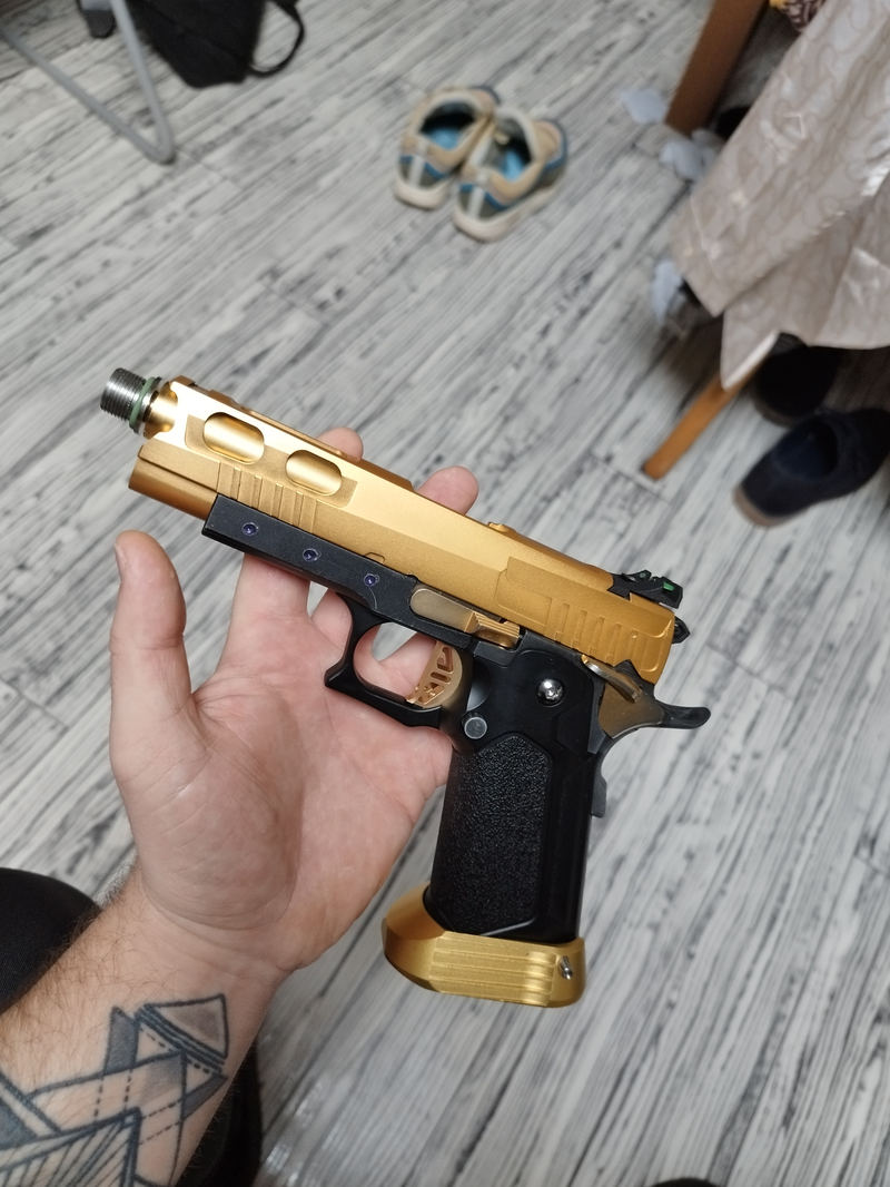 Afbeelding 1 van Hi capa Custom + full upgrades