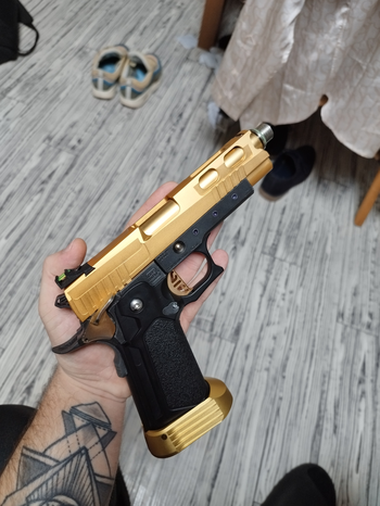 Afbeelding 2 van Hi capa Custom + full upgrades