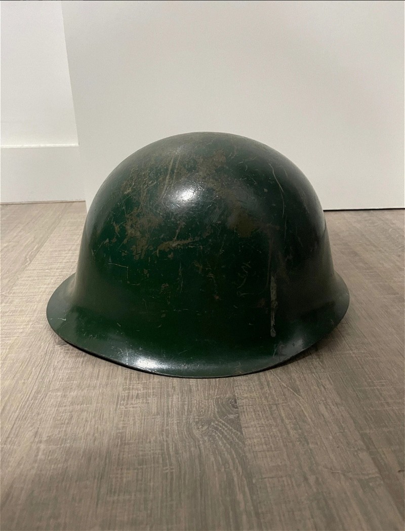 Image 1 pour Old helmet