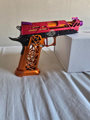 Afbeelding 2 van Hi capa vinci customs met monk adapter en hpa set