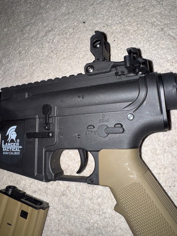 Afbeelding 5 van M4 AEG - Lancer Tactical Gen2