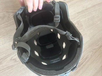 Afbeelding 2 van NLtactical helm met cover nieuw