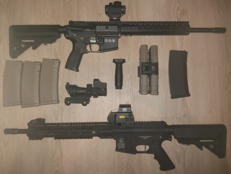 Image 1 for 2 upgraded replicas gate titan