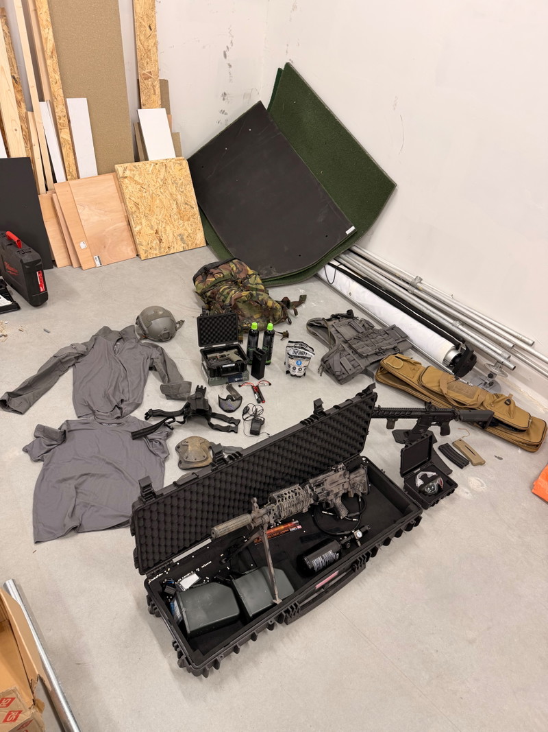 Afbeelding 1 van Complete airsoft set te koop