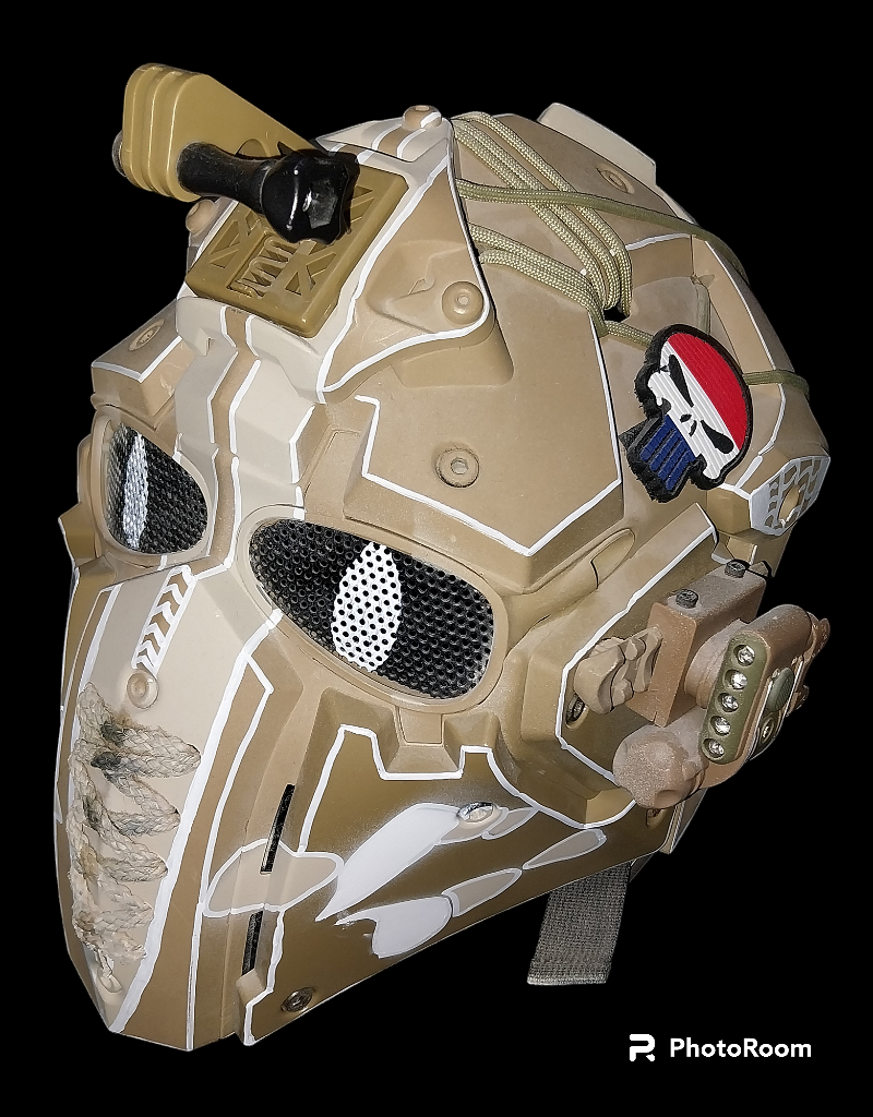 Afbeelding 1 van Tactical Helmet incl light. En nieuw set
