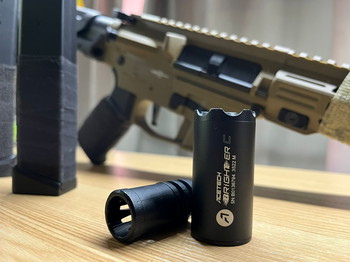 Afbeelding 2 van Lancer Tactical Battle X PDW LT-35 GEN2 + Tracer en 2 Mags