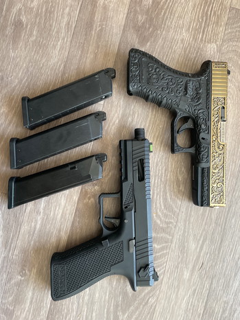 Afbeelding 2 van 2 nieuwe glocks