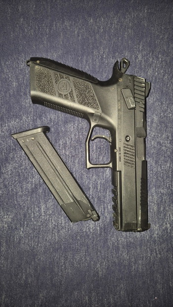 Afbeelding 2 van CZ P-09 GBB Pistol, met holster