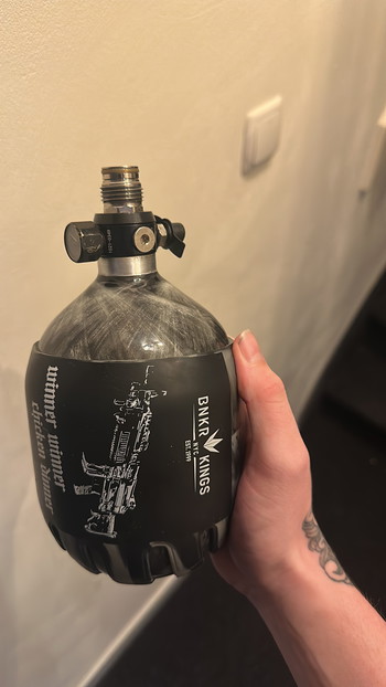 Imagen 2 de 0.8L carbon dominator tank