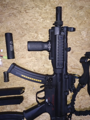 Image 2 for CYMA CM049 MP5 Full Metal EBB 9 chargeurs