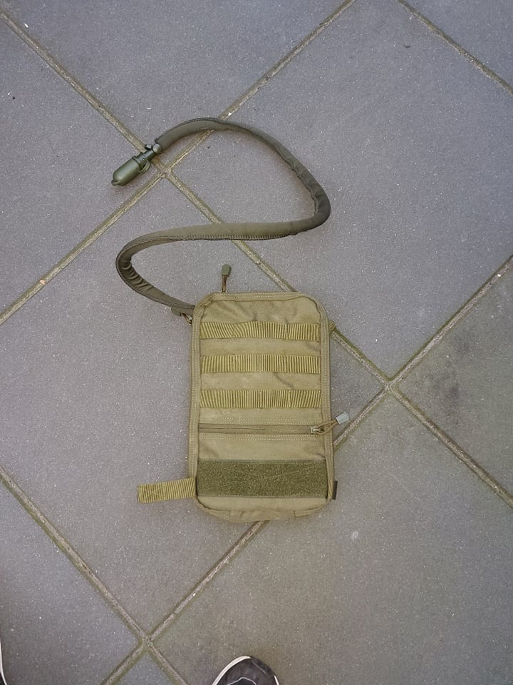 Afbeelding 1 van hydro pouch + camelbag OD green