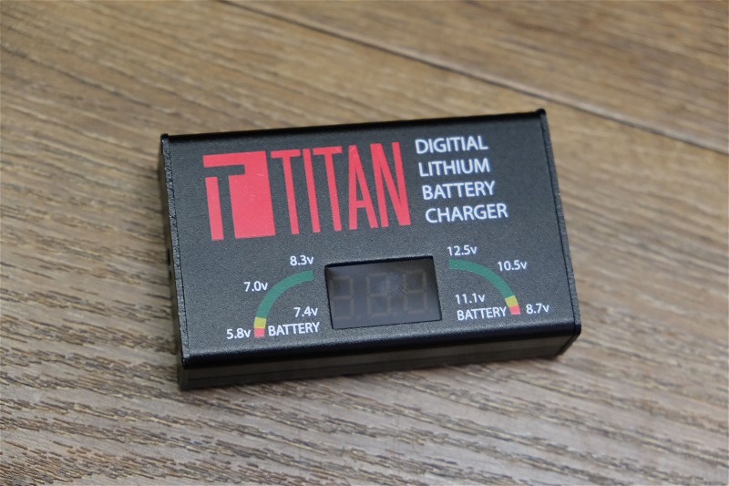 Afbeelding 1 van Titan - Lithium Charger