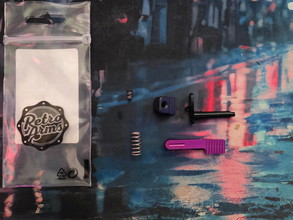 Afbeelding van Retro Arms CNC Ambidextrous magazine catch Purple