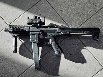 Afbeelding 2 van G&G ARP 9 V1 + Hawke Red/Green Dot + Drum Mag + KAC Grip