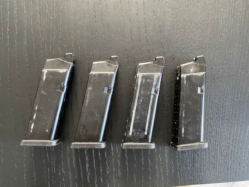 Afbeelding 1 van Gebruikte, maar perfect werkende Glock 19,22 magazijnen te koop