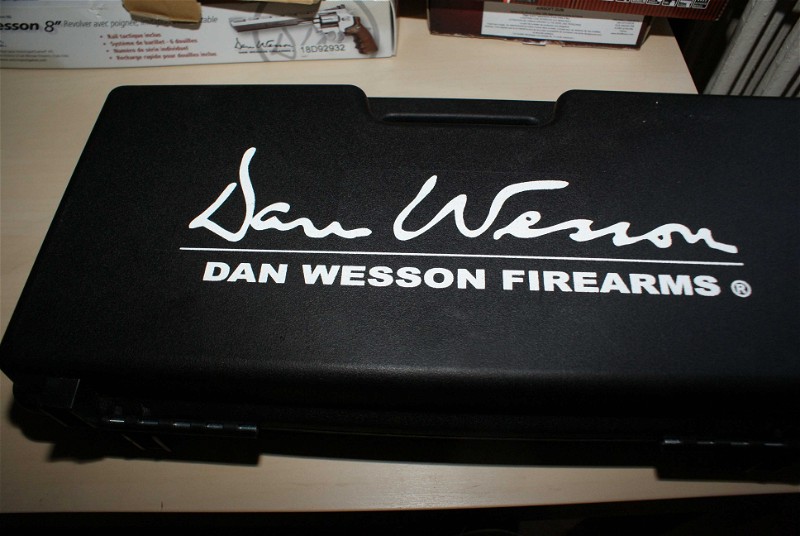 Image 1 pour Pistolet Revolver Dan Wesson 8 Noir Co2 Full Metal 6mm
