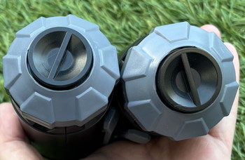 Bild 4 für 2x GBR Spring-Action grenades