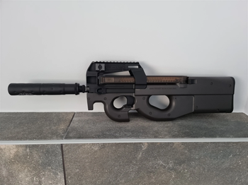 Afbeelding 3 van UPGRADED P90 - TOKYO MARUI PTR SILENCED