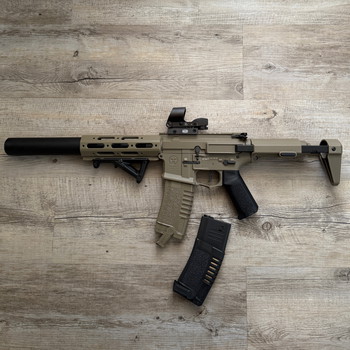 Imagen 2 de Ares Amoeba M4 014 Dark Earth + Visier, Griff, Akku