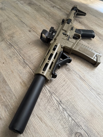Imagen 4 de Ares Amoeba M4 014 Dark Earth + Visier, Griff, Akku